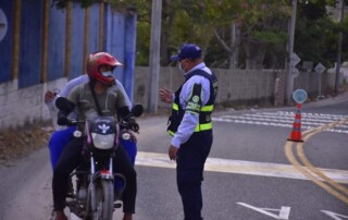 Con actividades de sensibilización y controles operativos, Tránsito del Atlántico garantiza seguridad vial en este puente festivo