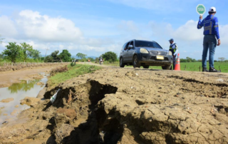 “Si nos toca meternos en el barro, lo hacemos por nuestra gente”: agentes de Tránsito del Atlántico, durante emergencias por lluvias